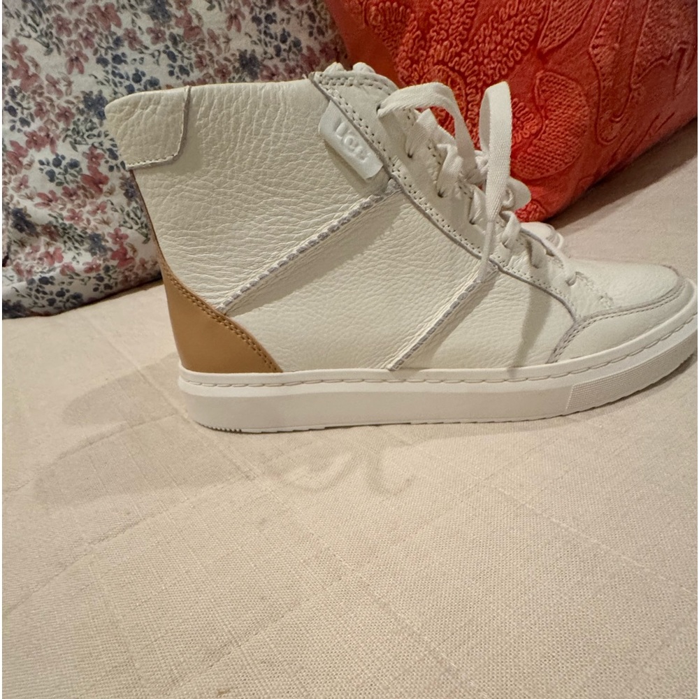 UGGs Hightop sneakers